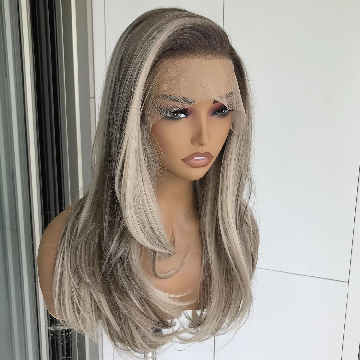Highlight Blonde Lace Front Wig 13x4 Natural Straight Wave Synthetic Lace Wigs for Women Ash Platinum Blonde Balayage 150% Density Pre plucked Hairline Party Dairly Use Medium Length 20inches